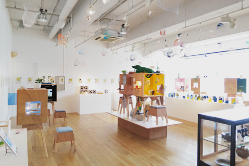 トラフのコローロ展 全景