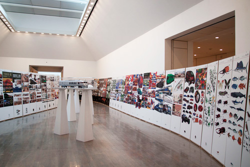 ロゴ、イラストのパネル展示
