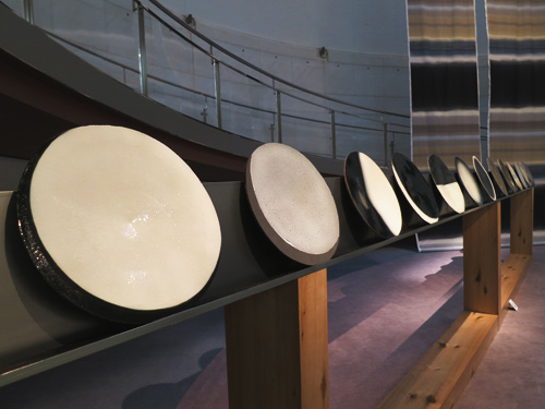 石本藤雄展 布と陶 －冬－ 月の陶器