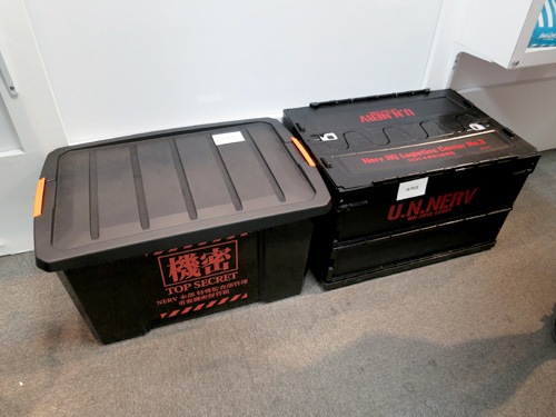 エヴァンゲリオン展 松屋銀座 - 仮設ローソン内にあったケース