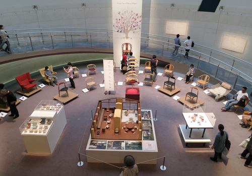 ハンス・ウェグナー展 会場俯瞰
