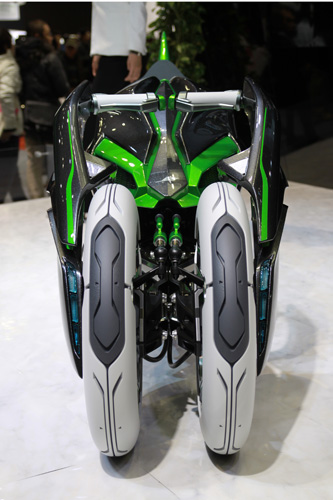 Kawasaki 三輪ビークル J - Front