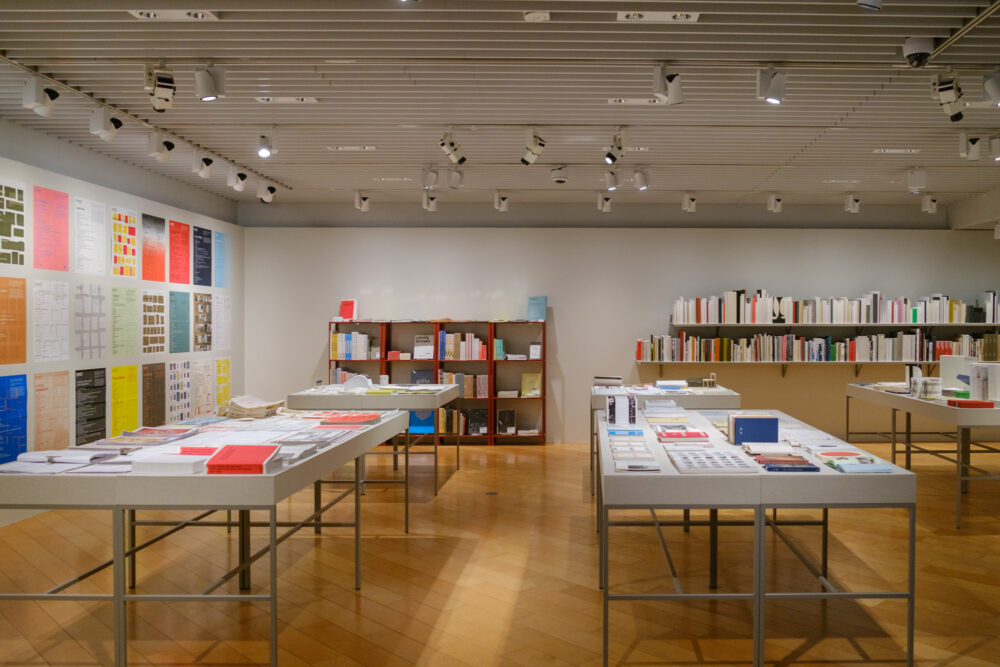 田中義久展 地下展示様子1
