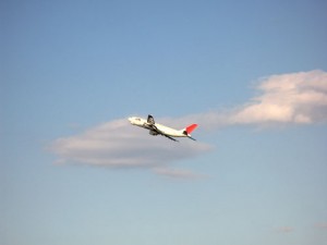 飛び立つ飛行機 飛び立つ飛行機